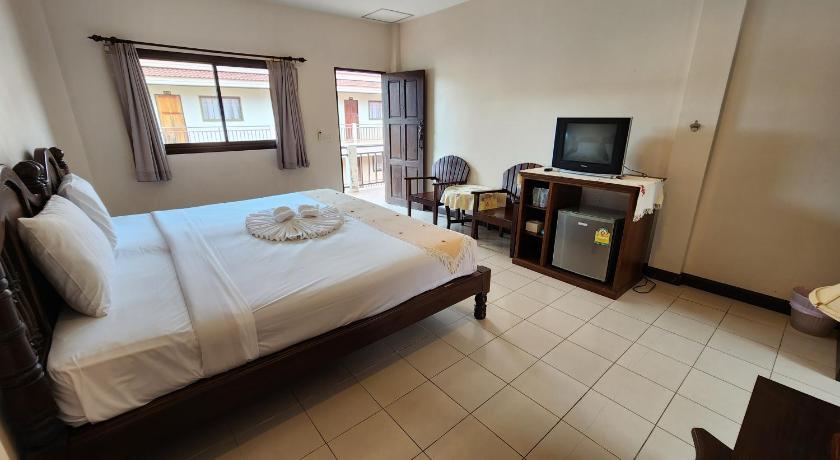 Image of Standard Double Bed with Fan 0
