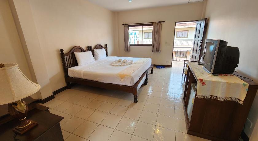 Image of Standard Double Bed with Fan 5