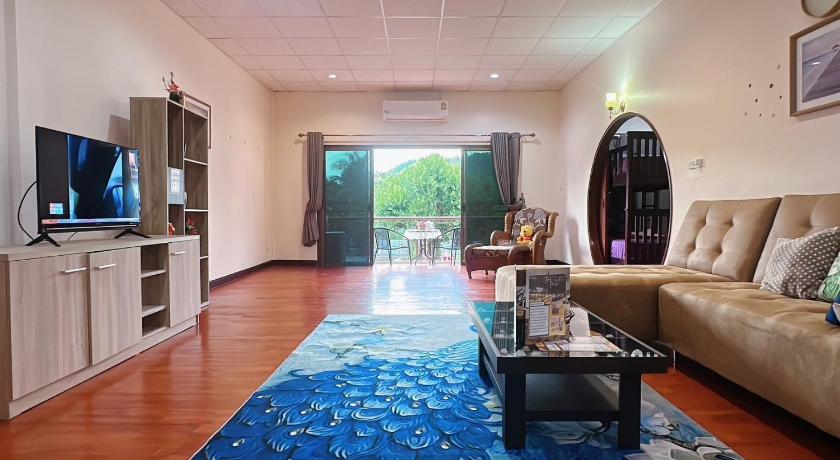 Image of Family Room with Garden View 0