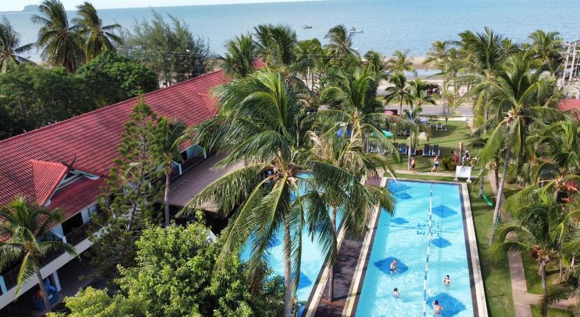 Dolphin Bay Beach Resort photo