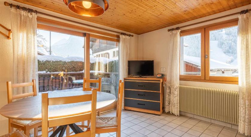 Image of One-Bedroom Chalet 3