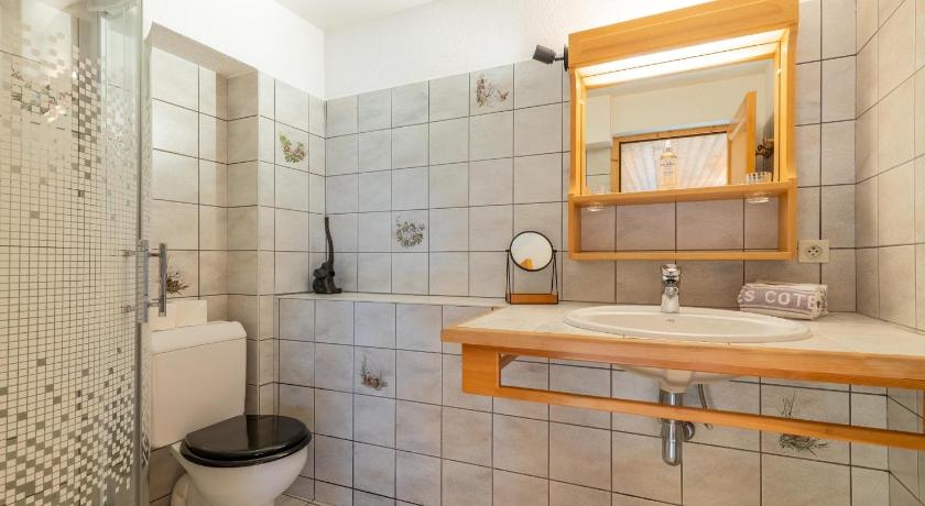 Image of One-Bedroom Chalet 2