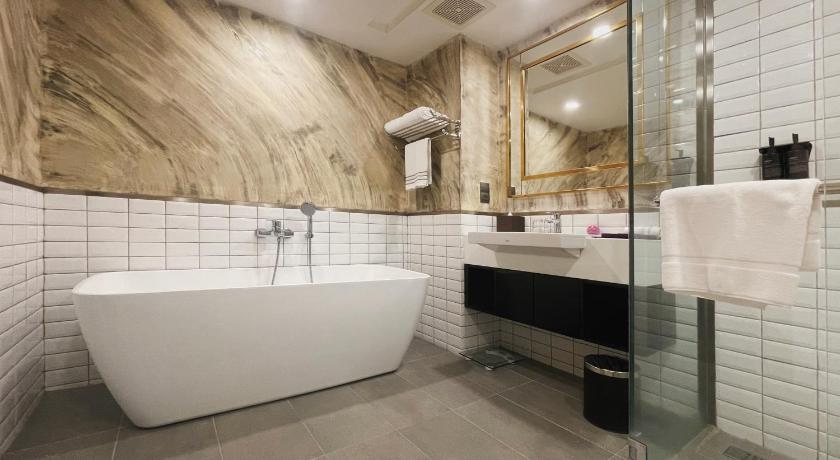 Image of Premier Twin Room 4