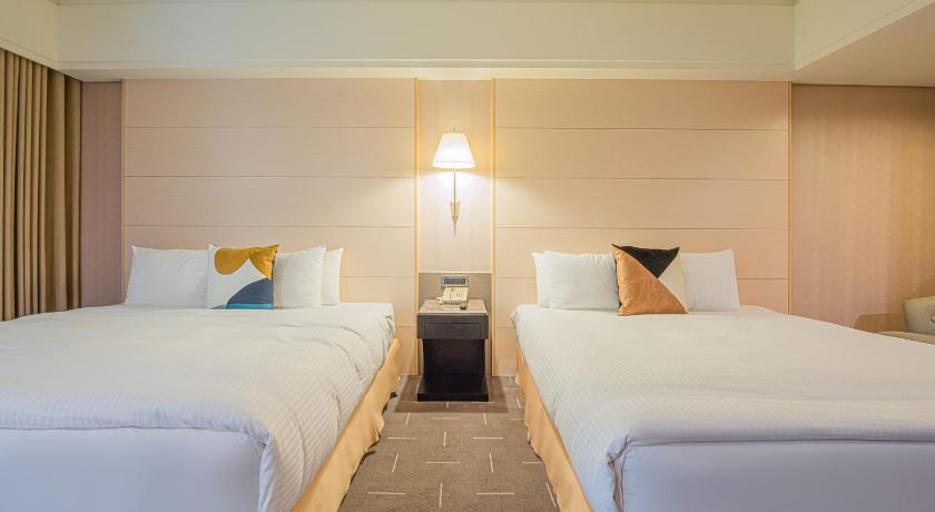 CHECK inn Select Taichung Dadun photo