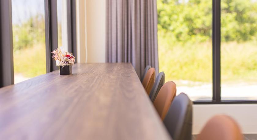 Image of Apartment with Sea View 8