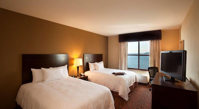 Hampton Inn Marquette/Waterfront photo
