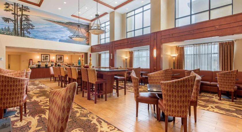 Hampton Inn and Suites Arcata photo