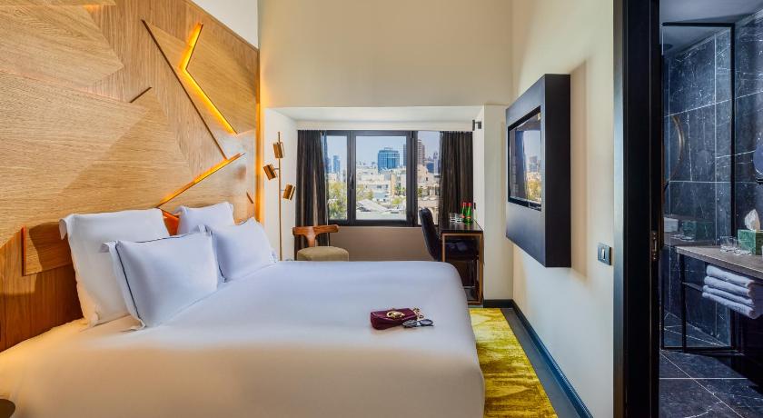 Lighthouse By Brown Hotels photo