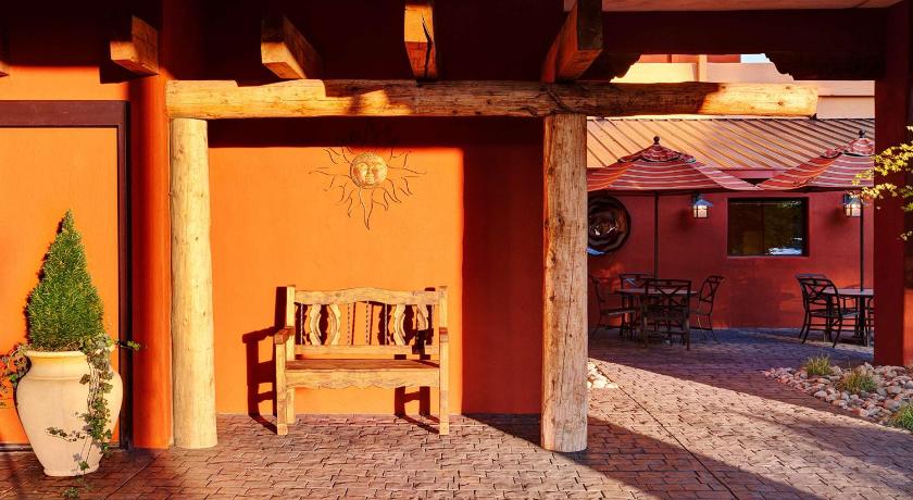 DoubleTree by Hilton Santa Fe photo