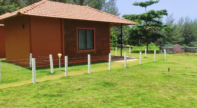 5 Mile Beach Resort — Hotel in Kumta