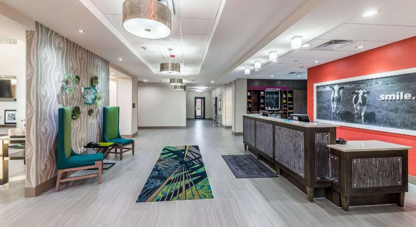 Hampton Inn & Suites Pryor photo