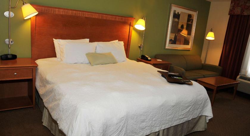 Hampton Inn Clinton photo