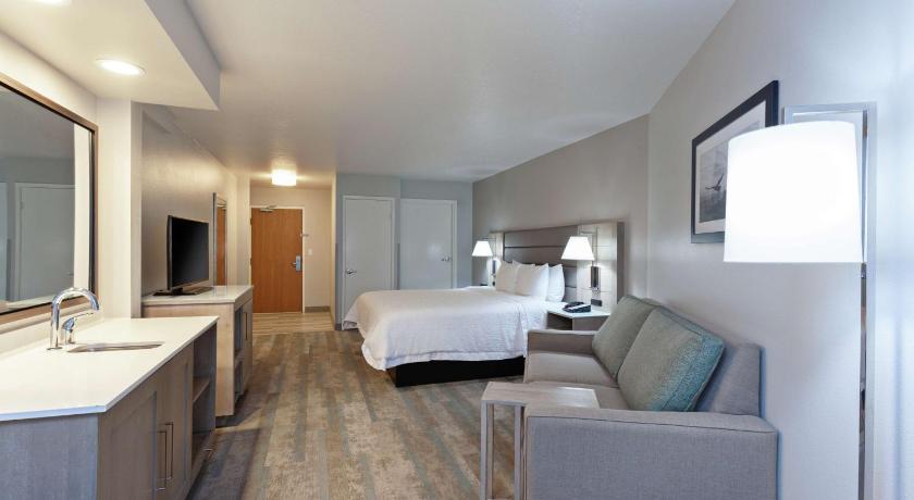 Image of 1 KING BED STUDIO SUITE NONSMOKING 3