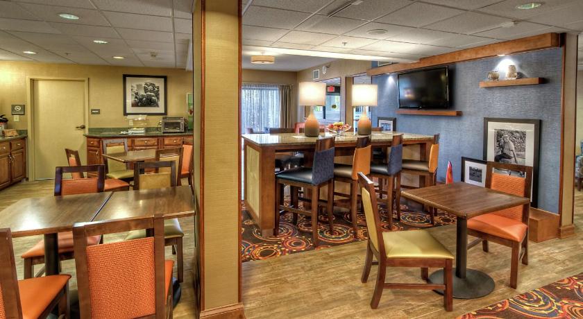 Hampton Inn Jonesville Elkin photo