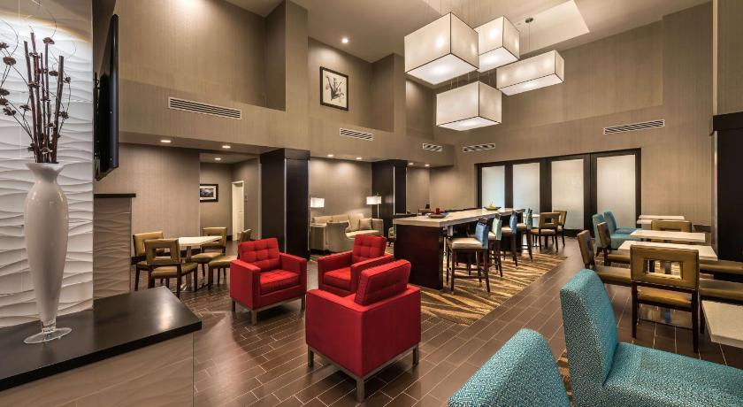 Hampton Inn & Suites Reno West photo