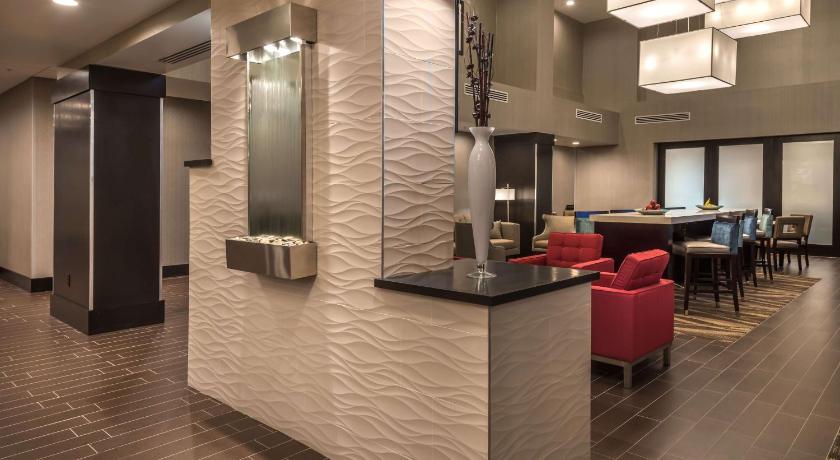 Hampton Inn & Suites Reno West photo