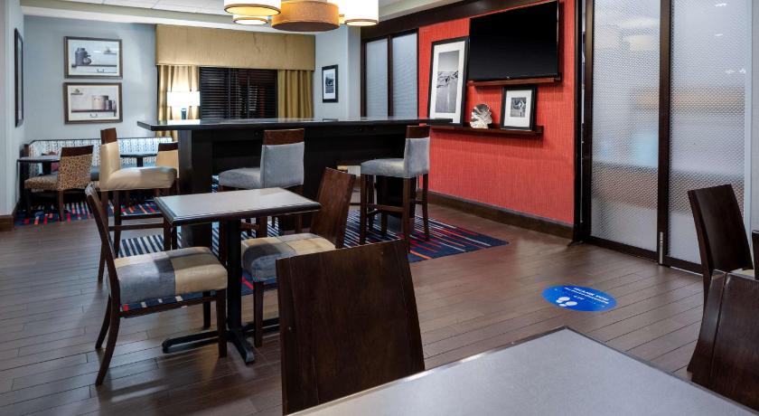 Hampton Inn Columbia photo