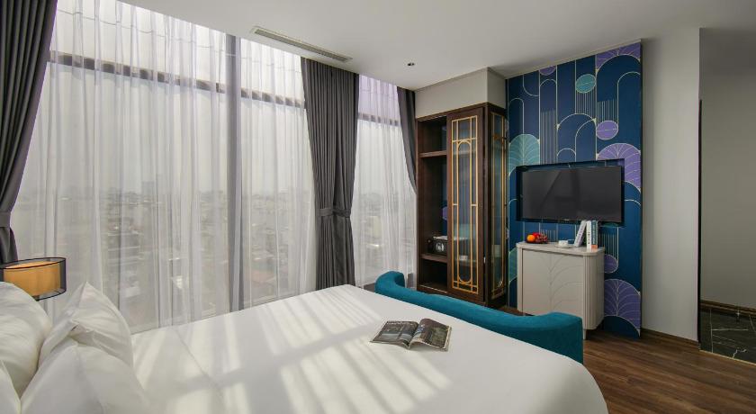 Image of May Lake View Room 4
