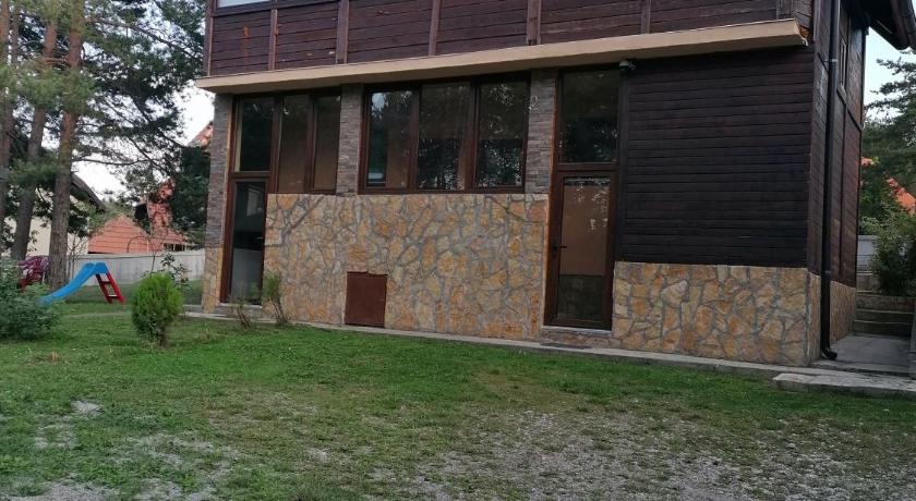Bozic Apartmani — Hotel in Kremna