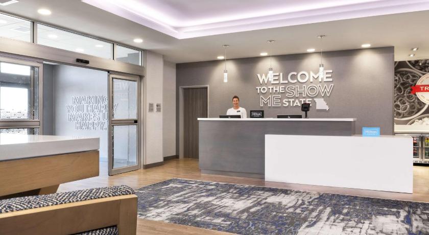 Hampton Inn & Suites St. Charles Old Town Area, MO photo