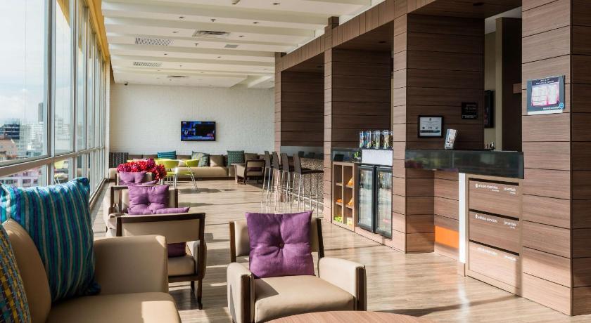 Hampton by Hilton Bucaramanga photo