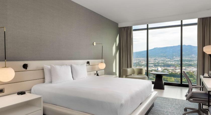 Image of 1 King Bed 0
