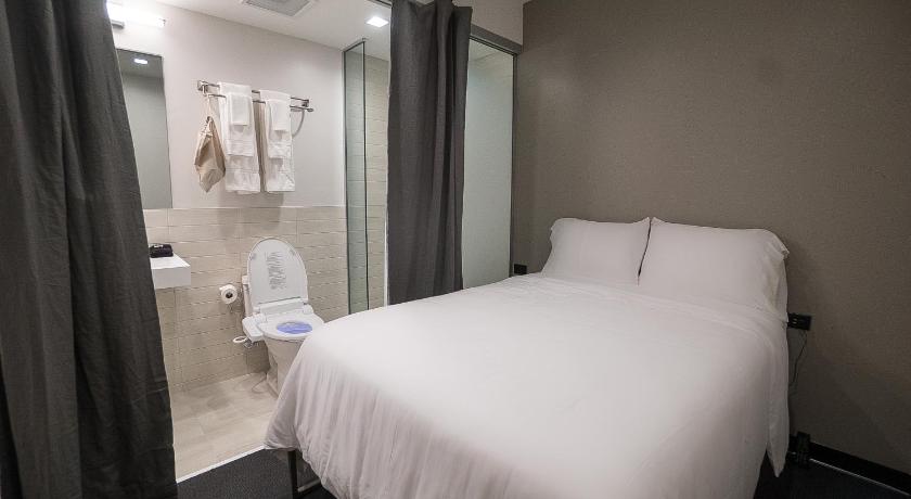 SOVA Micro-Room & Social Hotel photo