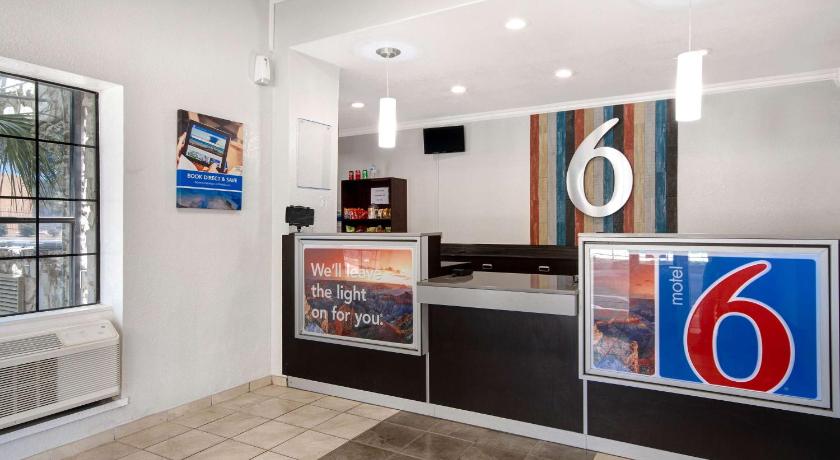 Motel 6-San Antonio, TX - Northwest Medical Center photo