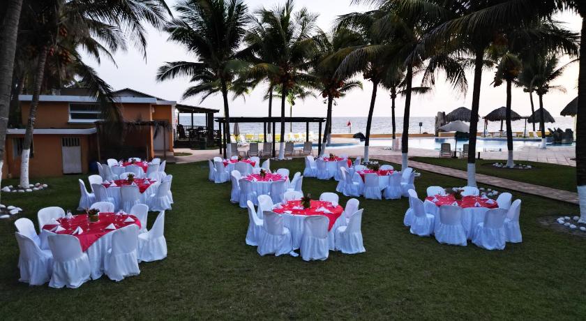 Hotel Cayman Suites photo