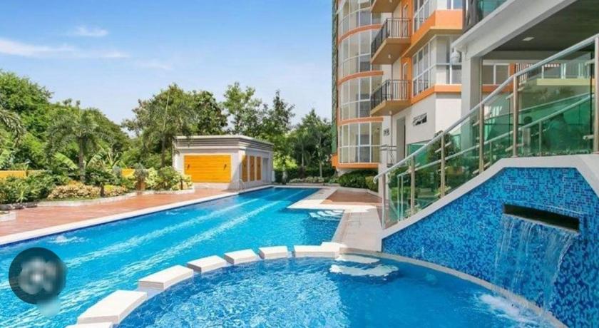Condo Unit, 2 Bedrooms,1 Bathroom, Livingroom & Kitchen photo
