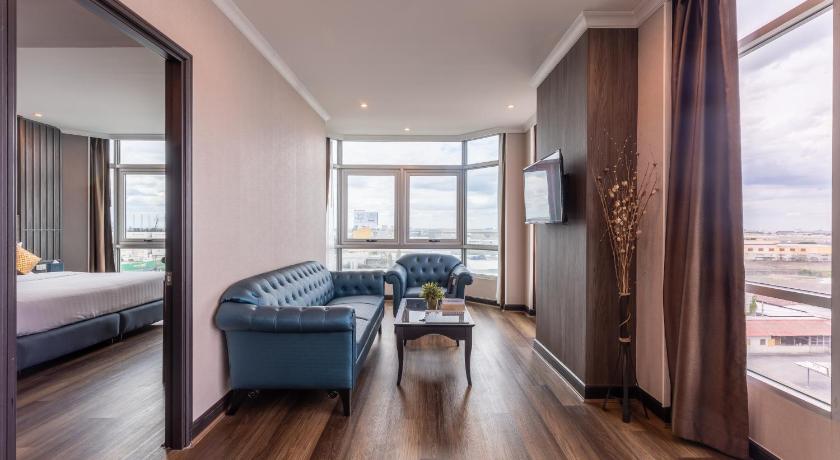 Image of Executive Suite 4