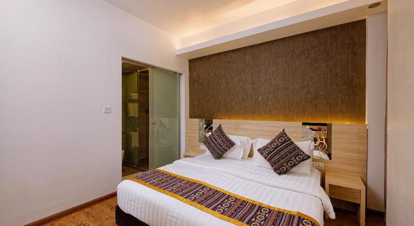 Image of Standard Room without Window or Balcony 6