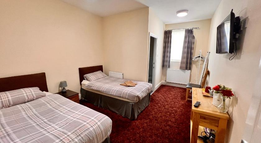 Image of Twin Room with Shower 1