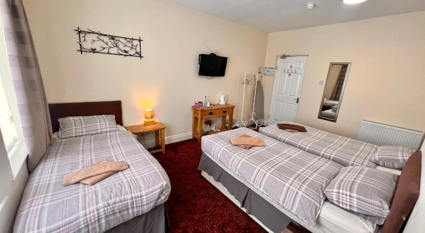 Image of Triple Room with Shower 3