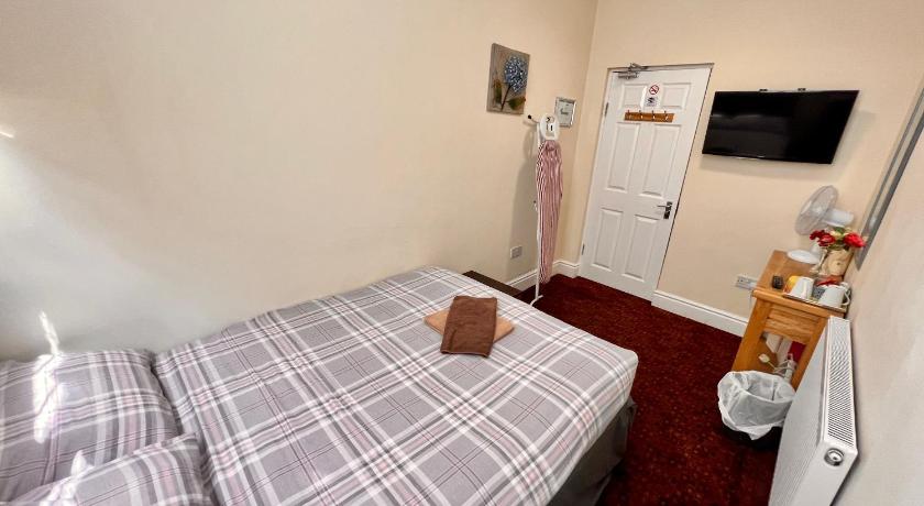Image of Single Room with Shower 3