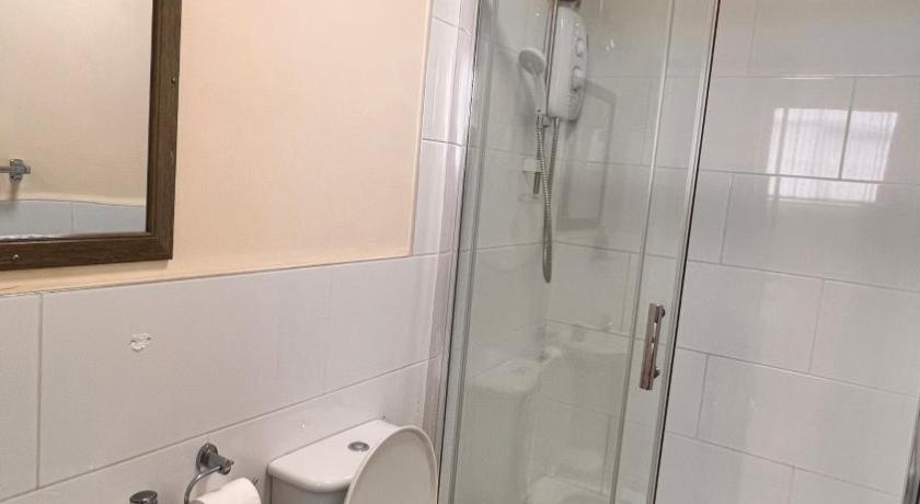 Image of Triple Room with Shower 5