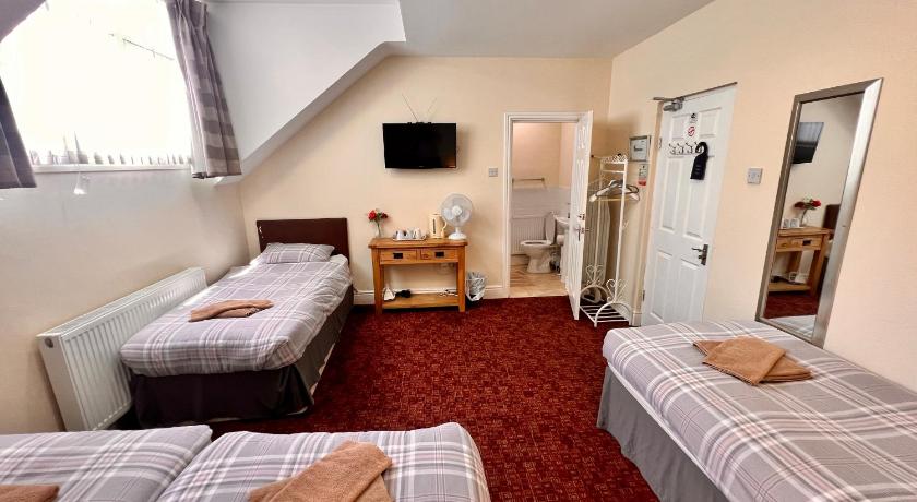 Image of Quadruple Room with Shower 0