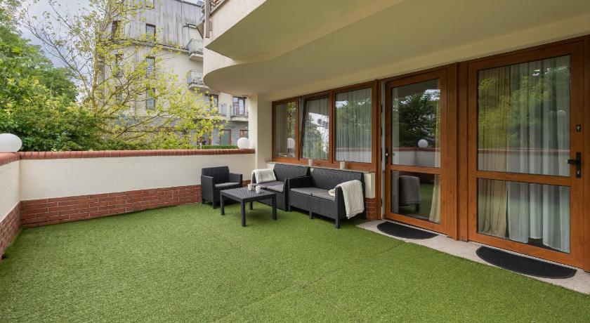 Apartamenty przy Promenadzie Villa Mistral II by Renters photo
