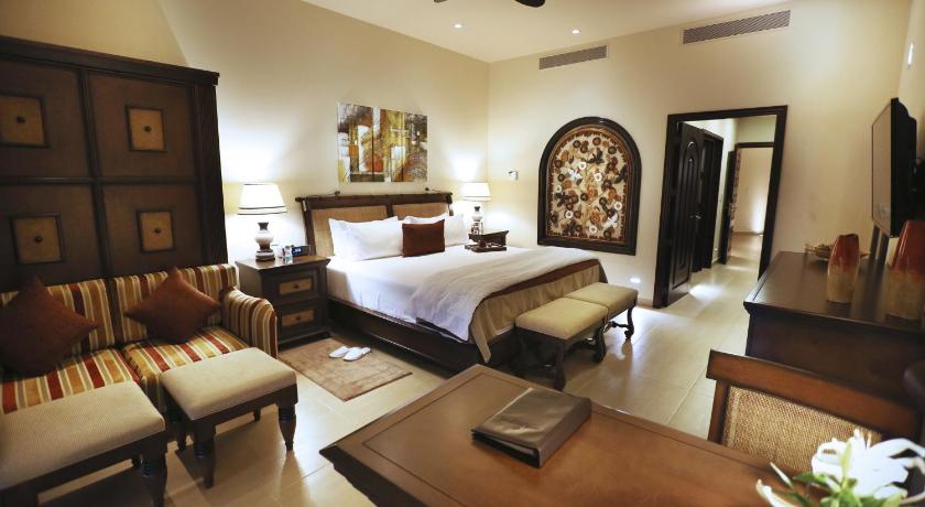 Grand Residences Riviera Cancun, a Registry Collection Hotel