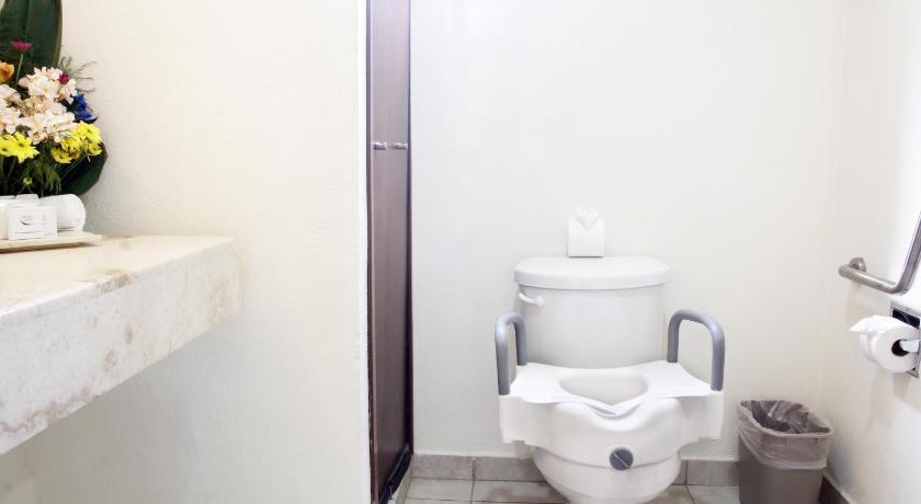 Image of Superior Deluxe Room with Mini Refrigerator and Garden View, 2 double beds 14