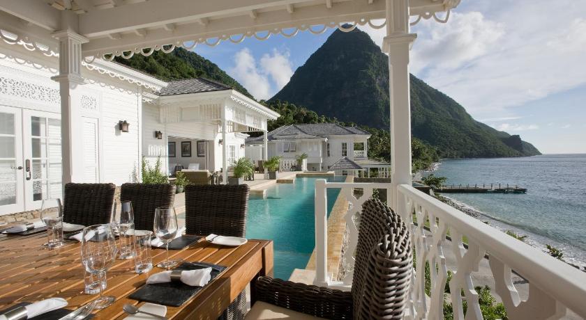 รูปของThree Bedroom Ocean Front Residence 1