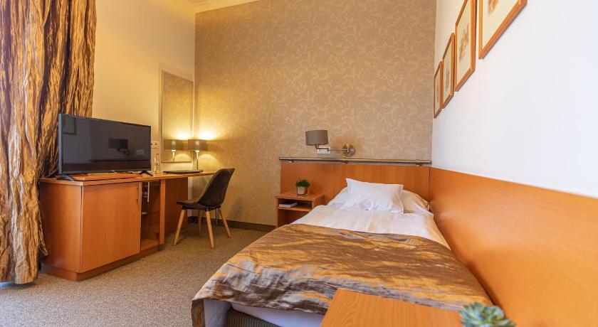 City Hotel Miskolc photo