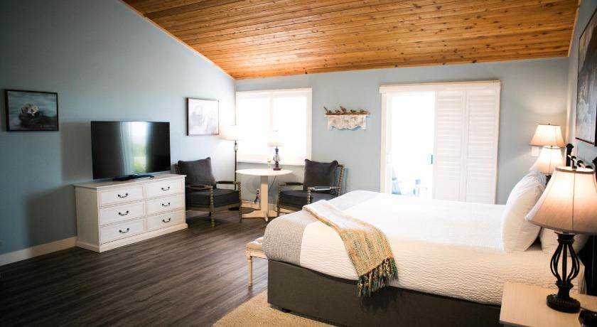 Sea Otter Inn photo