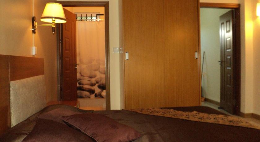 Monalysa St. Honore Apartment & Studio photo