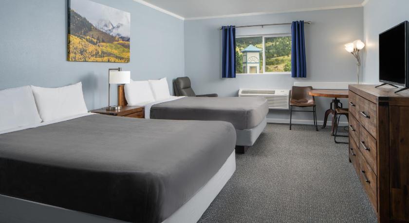 Wildwood Hotel & Gold King Mountain Inn photo