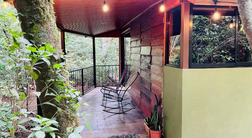 Cabanas La Montana Mountain Lodge photo
