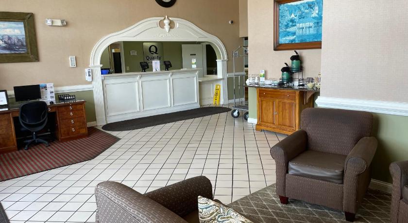 Quality Inn & Suites photo