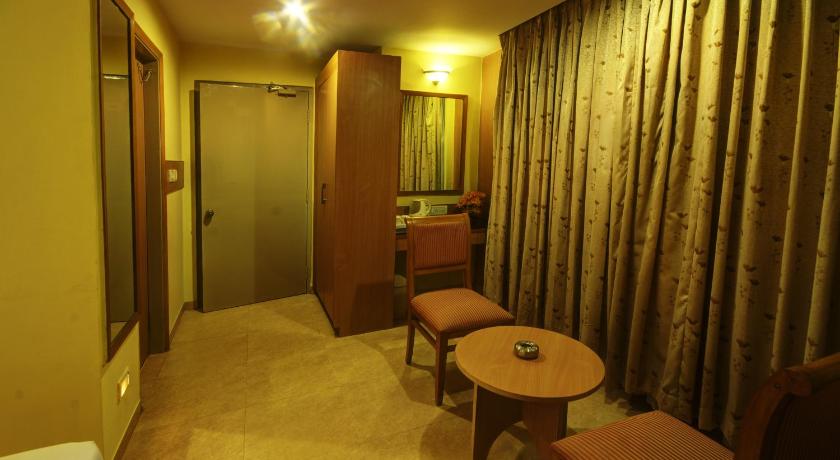Hotel Roopa