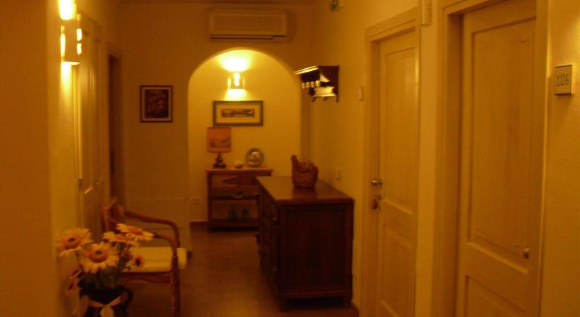 Hotel Maxim photo