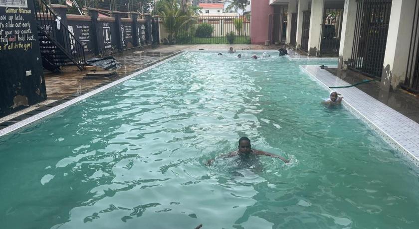 Pinebreeze Holiday Resort photo